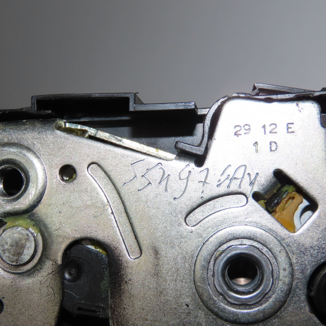 Serrure porte avd occasion CITROEN C3 PICASSO 9136FH 6