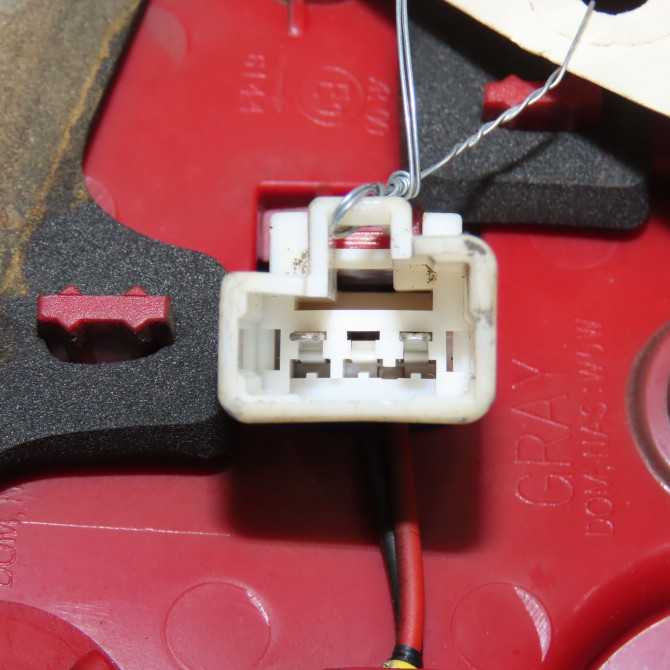 Feu arrière intérieur droit occasion KIA SPORTAGE III 924603W010 3