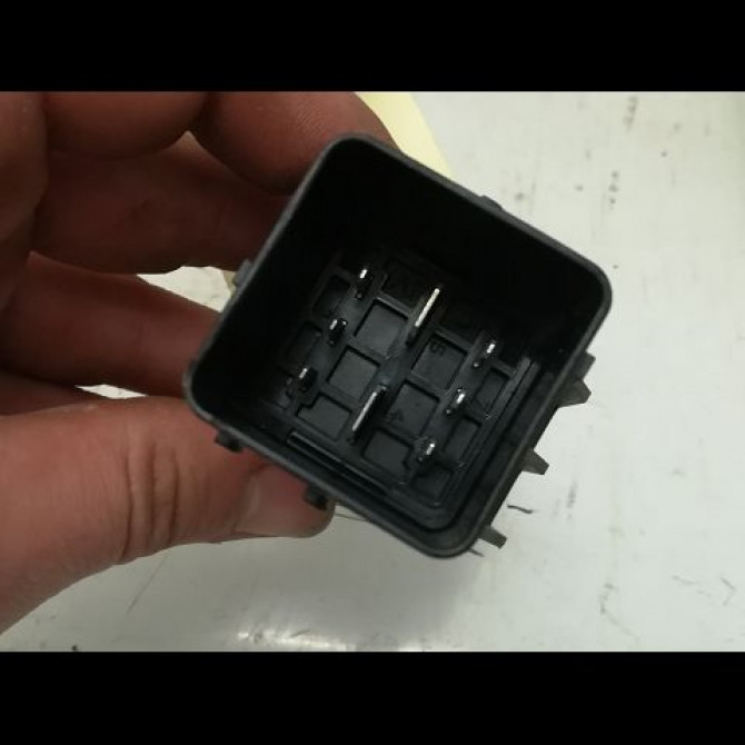 Boitier de préchauffage occasion CITROEN C3 II Phase 1 11-2009->02-2013 1.4 e-HDI 70ch 9802424080 2