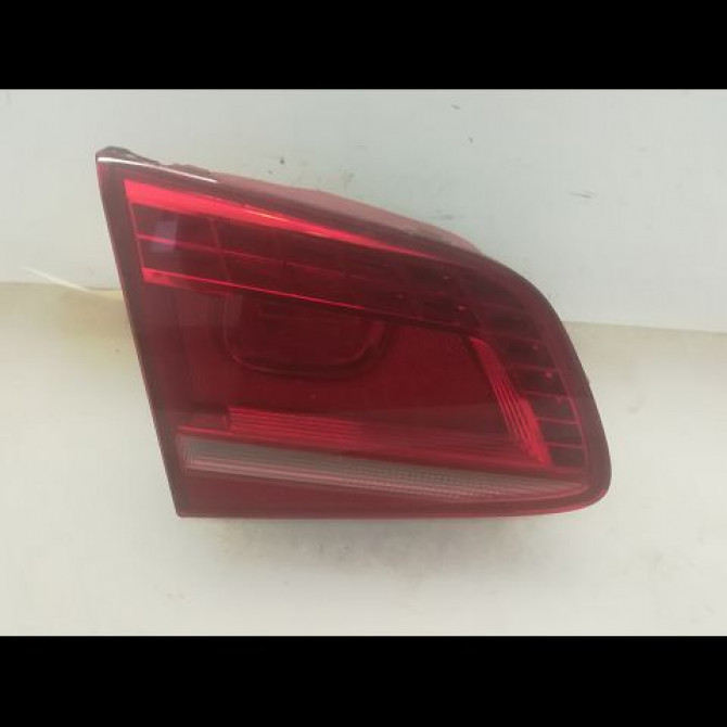 Feu arrière interieur gauche occasion VOLKSWAGEN PASSAT VI Phase 1 10-2010->... 1.6 TDI 105ch 3AE945307C 1