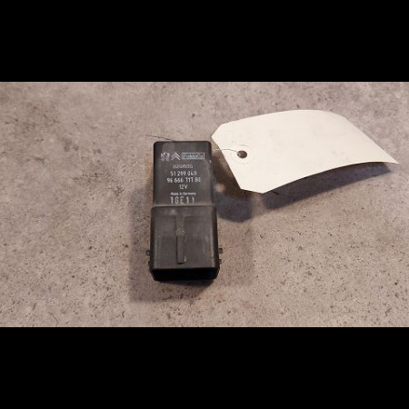 Boitier de préchauffage occasion PEUGEOT 207 Phase 1 04-2006->06-2013 1.4 HDI 70ch 9802424080