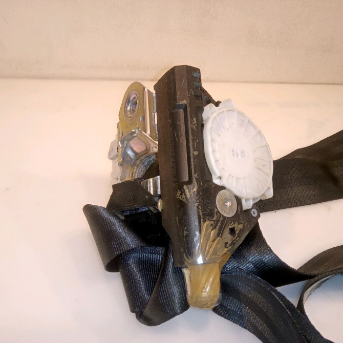 Ceinture avant droite occasion VOLKSWAGEN PASSAT VI Phase 1 10-2010->... 1.6 TDI 105ch 3C1857706SSOX 2