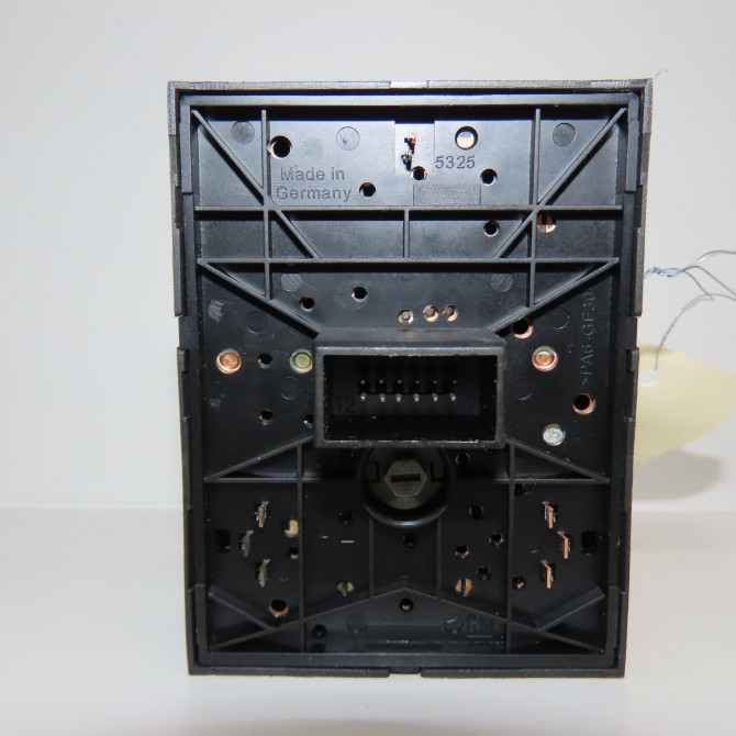 Interrupteur commande de phares occasion OPEL TIGRA II Phase 1 09-2004->... 1.4i 90ch 9138124 2