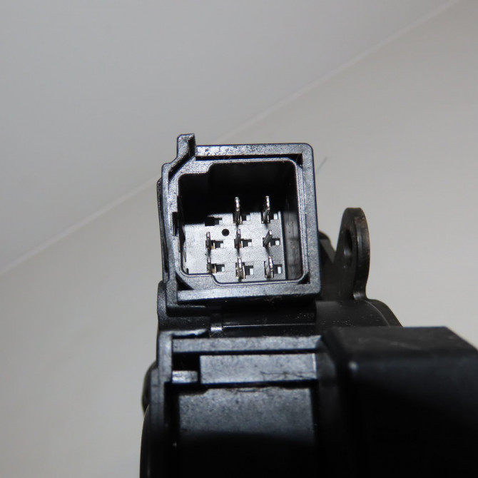 Serrure coffre arrière occasion OPEL TIGRA II Phase 1 09-2004->... 1.4i 90ch 95517206 3