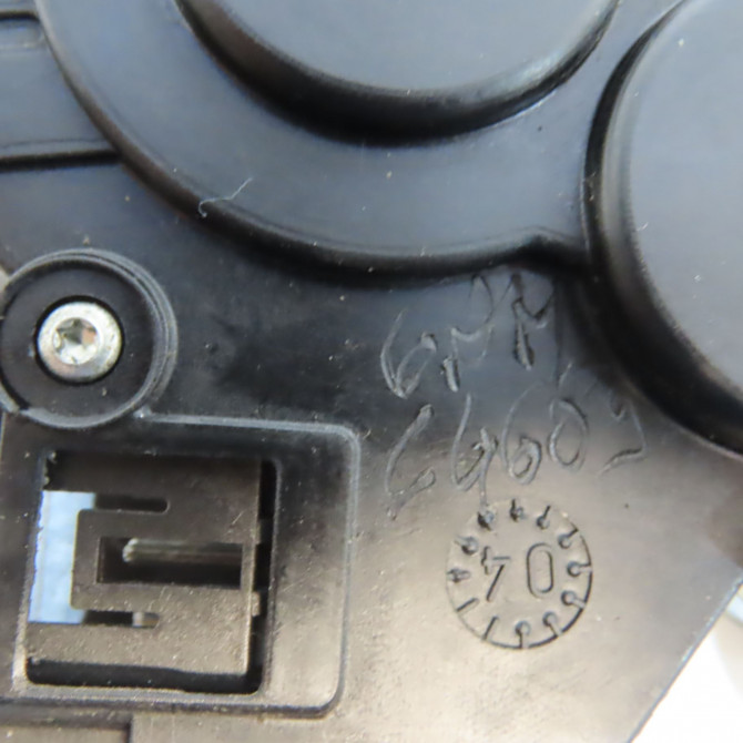 Serrure coffre arrière occasion OPEL TIGRA II Phase 1 09-2004->... 1.4i 90ch 95517206 4