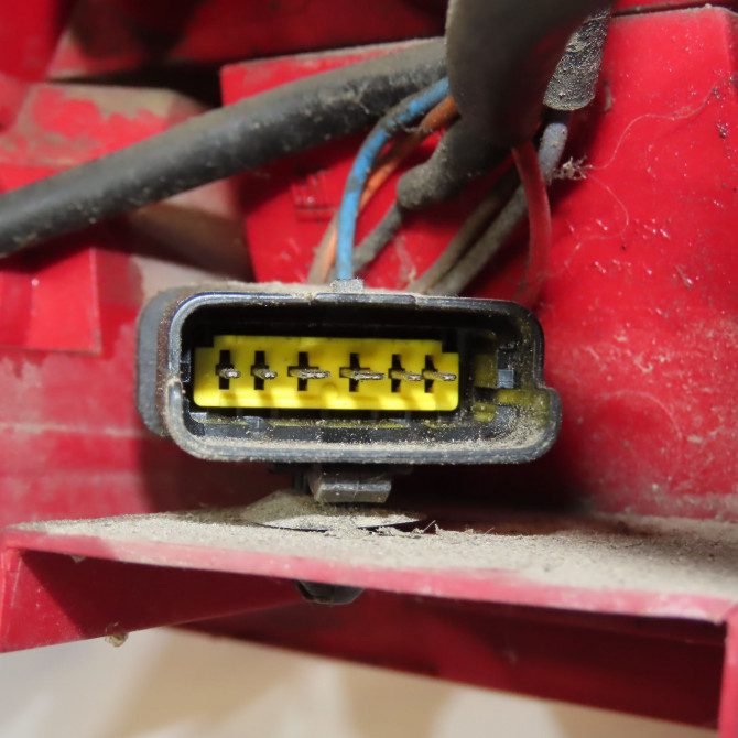 Feu arrière gauche occasion OPEL TIGRA II Phase 1 09-2004->... 1.4i 90ch 93164329 3