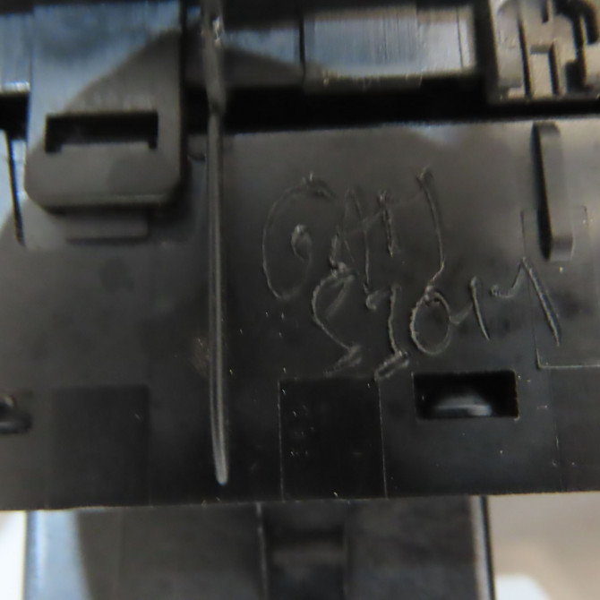 Commande lève-glace porte avant gauche occasion CITROEN DS4 Phase 1 01-2011->03-2016 1.6 e-HDi 110ch 6490SR 6