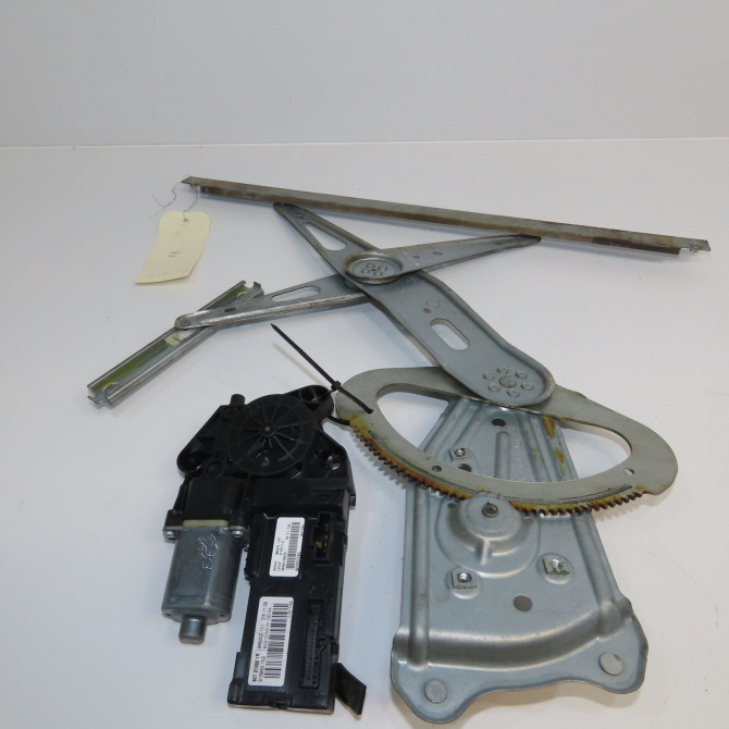 Mecanisme+moteur leve-glace avg occasion RENAULT SCENIC III Phase 1 04-2009->11-2011 1.9 DCI 130ch 807212569R 1