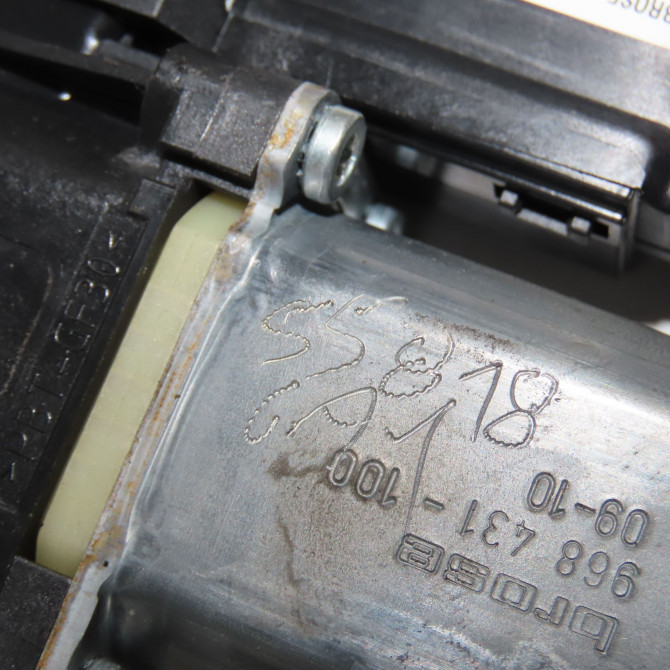 Mecanisme+moteur leve-glace avg occasion RENAULT SCENIC III Phase 1 04-2009->11-2011 1.9 DCI 130ch 807212569R 7