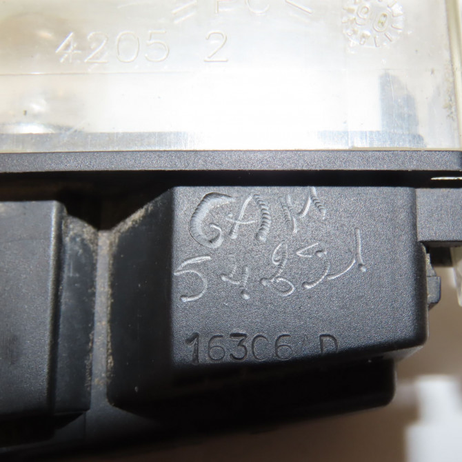 Eclaireur plaque de police occasion RENAULT CLIO II Phase 2 06-2001->07-2006 1.5 DCI 65ch 4