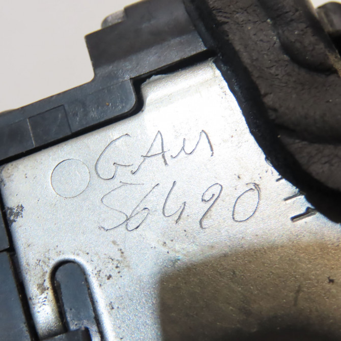 Serrure porte avg occasion RENAULT LAGUNA III Phase 2 11-2010->03-2013 2.0 DCI 16v 130ch 805010004R 4