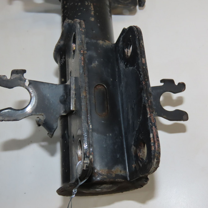 Amortisseur avant droit occasion RENAULT LAGUNA III Phase 2 11-2010->03-2013 2.0 DCI 16v 130ch 543027068R 2