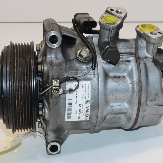 Compresseur air conditionne occasion MERCEDES SPRINTER II 8303902 2