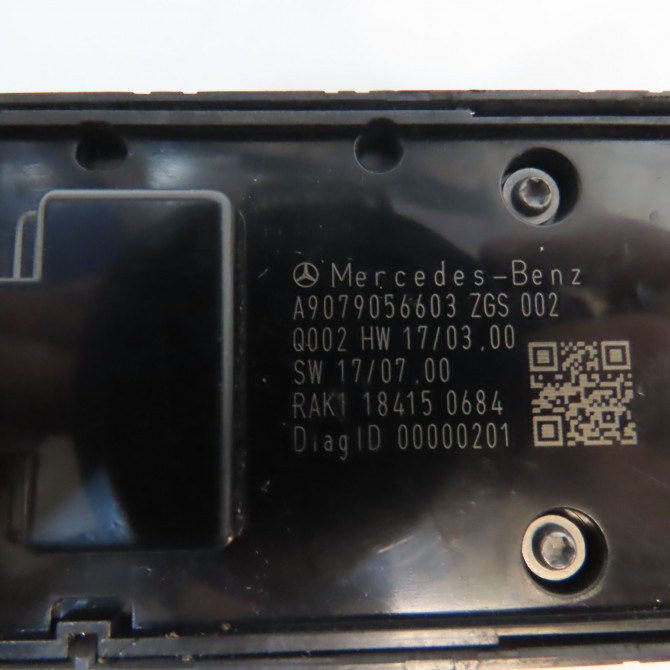 Commande lève-glace porte avant gauche occasion MERCEDES 90790590029051 3