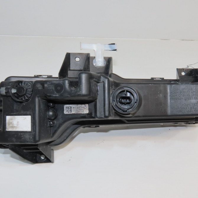 Phare longue portee avant droit occasion TESLA 2