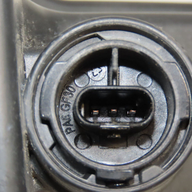 Phare longue portee avant droit occasion TESLA 3