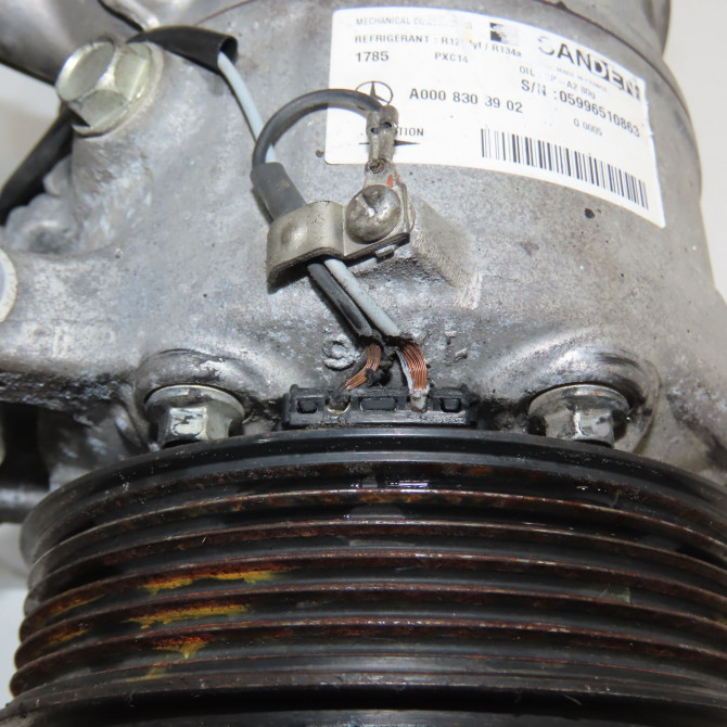 Compresseur air conditionne occasion MERCEDES 8303902 3