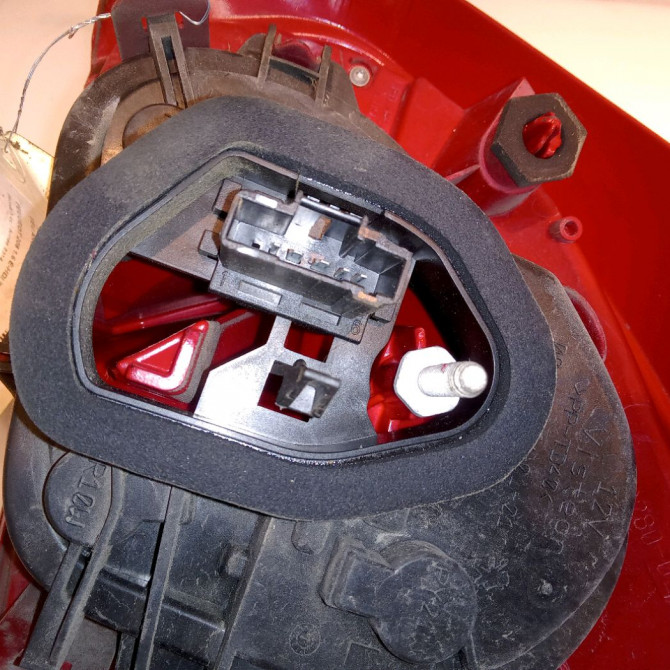 Feu arrière gauche occasion PEUGEOT 208 208 Phase 1 2012-03-01->2015-09-30 1.6 E-HDI 92ch 9672628280 3