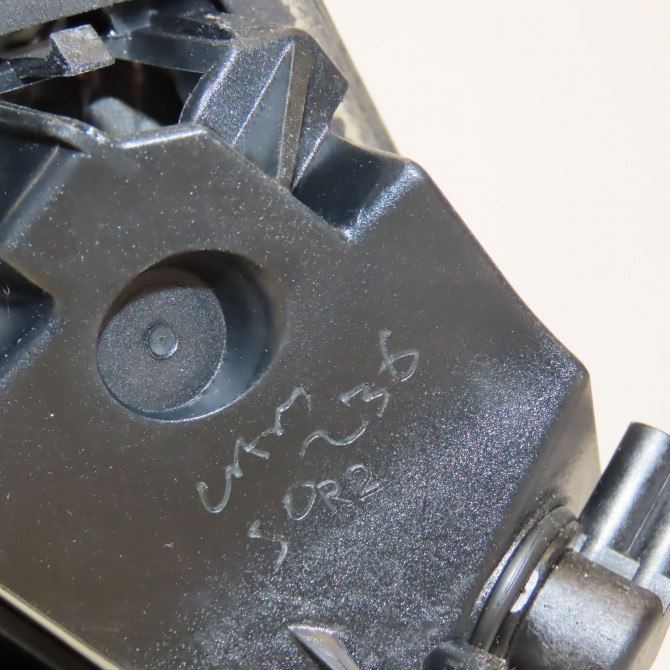 Feu arrière intérieur droit occasion RENAULT CLIO IV Phase 1 07-2012->... 1.5 DCI 90ch 265505796R 3