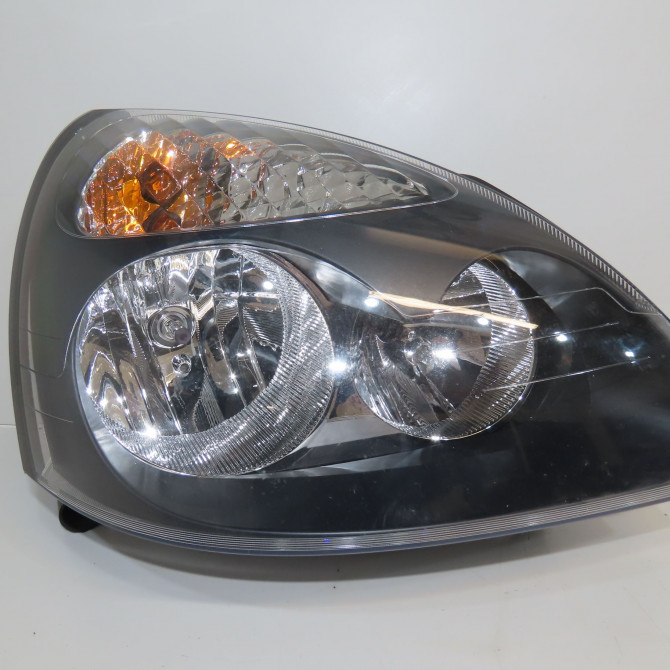 Phare droit occasion RENAULT CLIO II Phase 2 06-2001->07-2006 1.5 DCI 65ch 7701045175 1