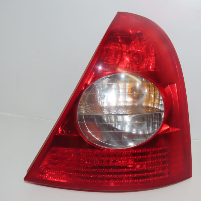 Feu arrière droit occasion RENAULT CLIO II Phase 2 06-2001->07-2006 1.5 DCI 65ch 8200917487 1