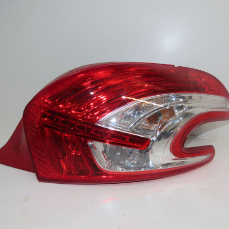 Feu arrière droit occasion PEUGEOT 208 208 Phase 1 2012-03-01->2015-09-30 1.2 VTI 82ch 9672628380