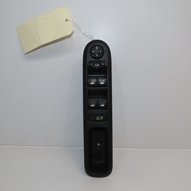 Commande lève-glace porte avant gauche occasion PEUGEOT 3008 I Phase 1 04-2009->12-2013 6490X6 1