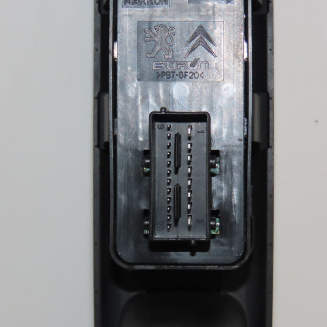 Commande lève-glace porte avant gauche occasion PEUGEOT 3008 I Phase 1 04-2009->12-2013 6490X6 5