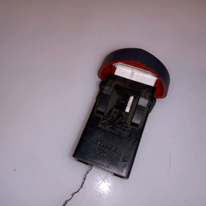 Bouton de warning occasion RENAULT CLIO II Phase 2 06-2001->07-2006 1.5 DCI 70ch 8200634256 2