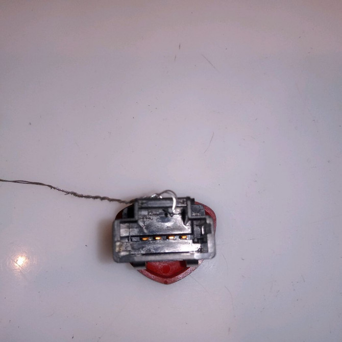 Bouton de warning occasion RENAULT CLIO II Phase 2 06-2001->07-2006 1.5 DCI 70ch 8200634256 3