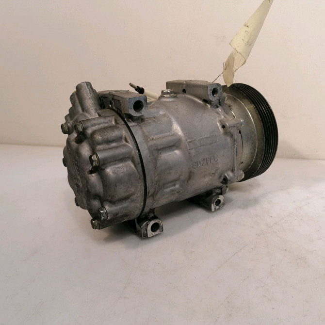 Compresseur air conditionne occasion DACIA LOGAN I Phase 2 07-2008->12-2012 1.4 MPI 926000097R 3