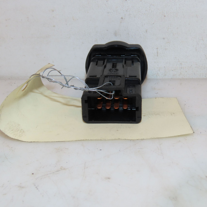 Bouton de warning occasion DACIA LOGAN I Phase 2 07-2008->12-2012 1.4 MPI 252905315R 2