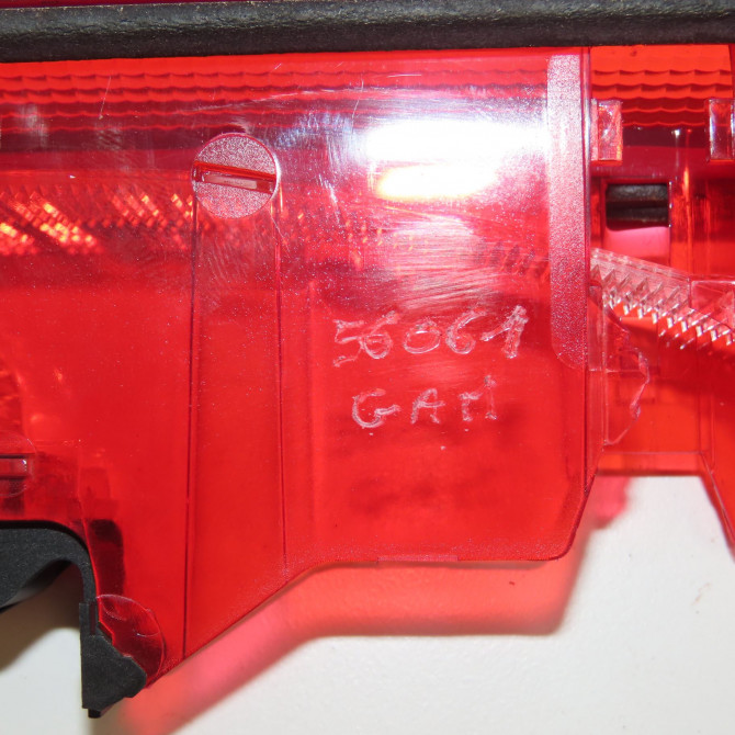 Feux stop supplementaire occasion RENAULT CLIO III Phase 1 09-2005->03-2009 1.5 DCI 70ch 8200245578 4