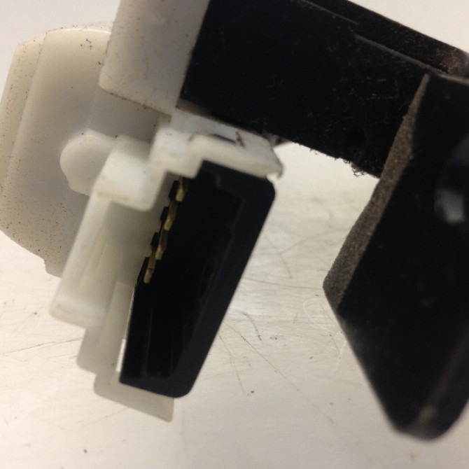 Serrure hayon occasion RENAULT SCENIC II Phase 1 03-2004->09-2006 1.5 DCI 100ch 8200947699 3