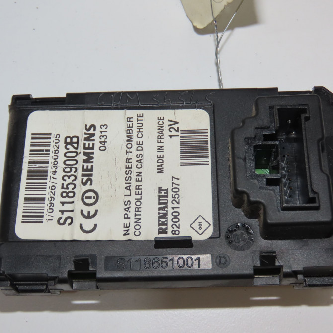 Lecteur de carte occasion RENAULT SCENIC II Phase 1 03-2004->09-2006 1.6i 16v 2