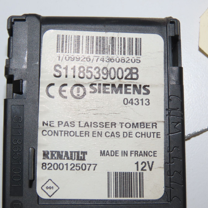 Lecteur de carte occasion RENAULT SCENIC II Phase 1 03-2004->09-2006 1.6i 16v 4