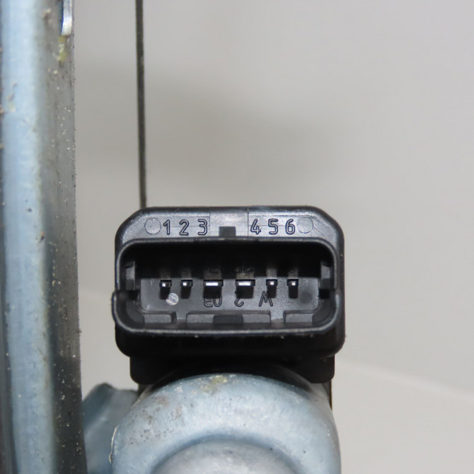 Mecanisme + moteur lève-glace avant droit occasion RENAULT SCENIC II Phase 1 03-2004->09-2006 1.6i 16v 8201010936 3