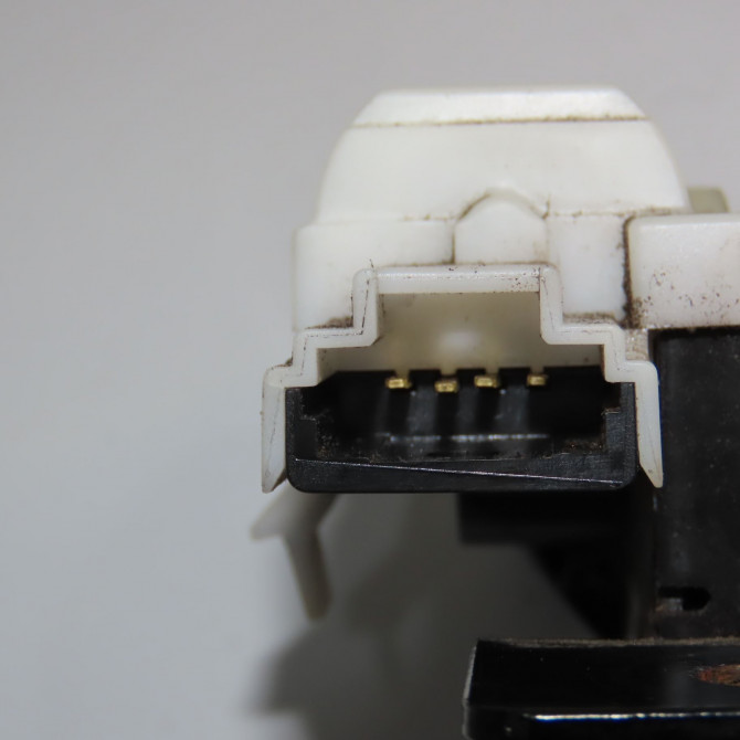 Serrure hayon occasion RENAULT SCENIC II Phase 1 03-2004->09-2006 1.6i 16v 8200947699 3