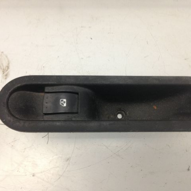 Commande leve-glace porte arrière droite occasion RENAULT MEGANE I Phase 1 11-1995->03-1999 1.6i 8200315029 1