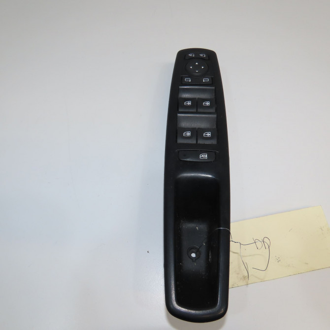 Commande lève-glace porte avant gauche occasion RENAULT SCENIC III Phase 1 04-2009->11-2011 1.9 DCI 130ch 809610017R 1