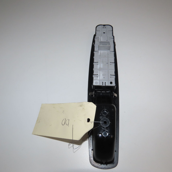 Commande lève-glace porte avant gauche occasion RENAULT SCENIC III Phase 1 04-2009->11-2011 1.9 DCI 130ch 809610017R 2