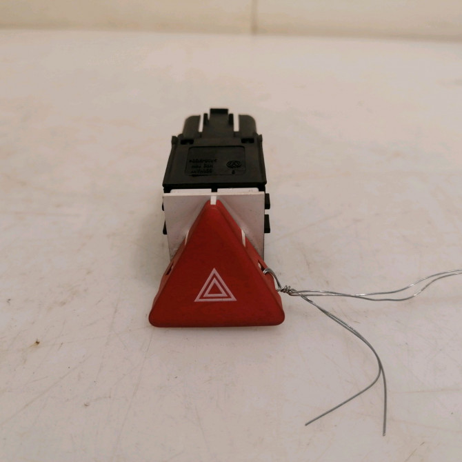 Bouton de warning occasion VOLKSWAGEN EOS Phase 1 04-2006->01-2011 2.0 TDI 140ch 1Q0953509 1