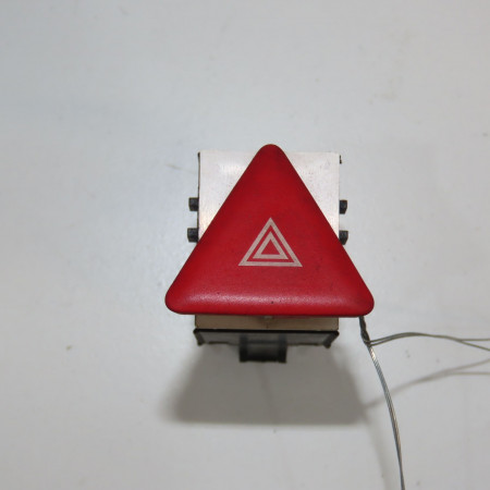 Bouton de warning occasion VOLKSWAGEN EOS Phase 1 04-1995->04-1999 2.0 TDI 140ch 1Q0953509