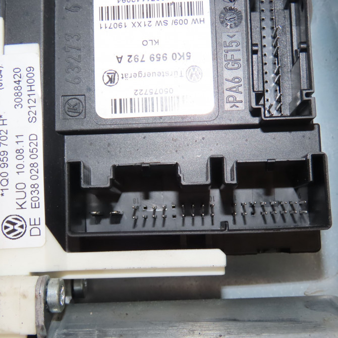 Mecanisme + moteur lève-glace avant droit occasion VOLKSWAGEN EOS Phase 1 04-1995->04-1999 2.0 TDI 140ch 1Q0837462G 3