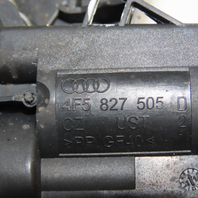 Serrure coffre arrière occasion VOLKSWAGEN EOS Phase 1 04-1995->04-1999 2.0 TDI 140ch 4F5827505D 4