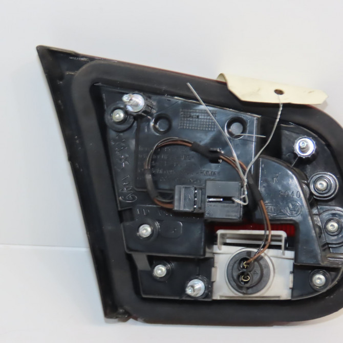 Feu arrière intérieur droit occasion VOLKSWAGEN EOS Phase 1 04-1995->04-1999 2.0 TDI 140ch 1Q0945094AD 2