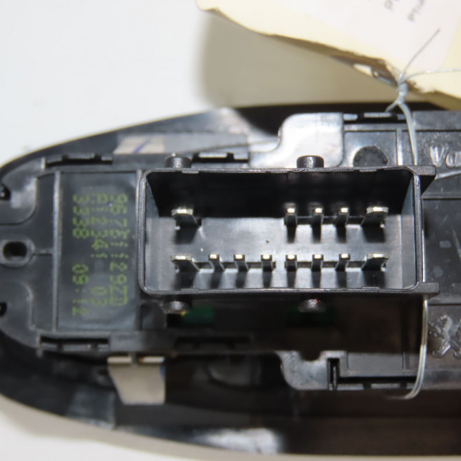 Commande lève-glace porte avant gauche occasion PEUGEOT 208 208 Phase 1 2012-03-01->2015-09-30 1.4 HDI 68ch 96751129ZD 3