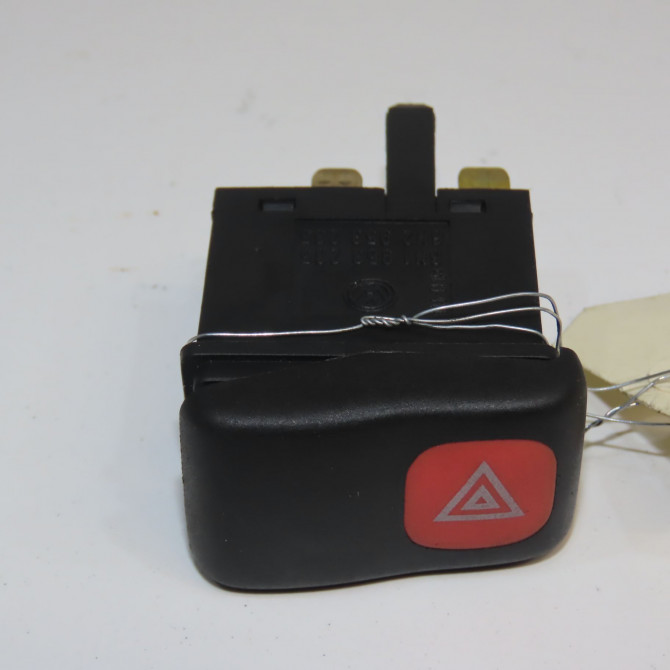 Bouton de warning occasion VOLKSWAGEN POLO III Phase 1 10-1994->11-1999 1.4 60ch 6N1953235B41 1