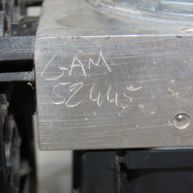 Unité hydraulique ABS occasion MERCEDES 9079003703 8