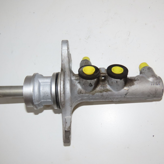 Maitre cylindre occasion MERCEDES 9104311200 2